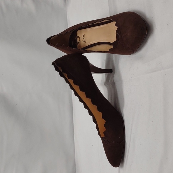 Chic Brown Scalloped Heels - Picture 1 of 8